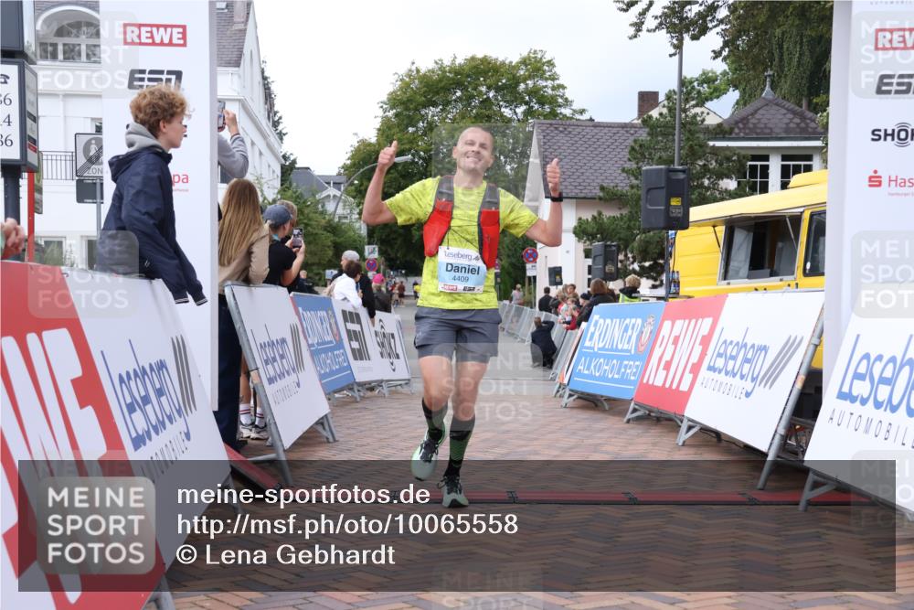30.08.2026 - Blankeneser Heldenlauf Lena Gebhardt http://msf.ph/oto/10065558 30.08.2026 12:52:33 Ziel 4101, 4181, 4326, 4327, 4409 meine-sportfotos.de