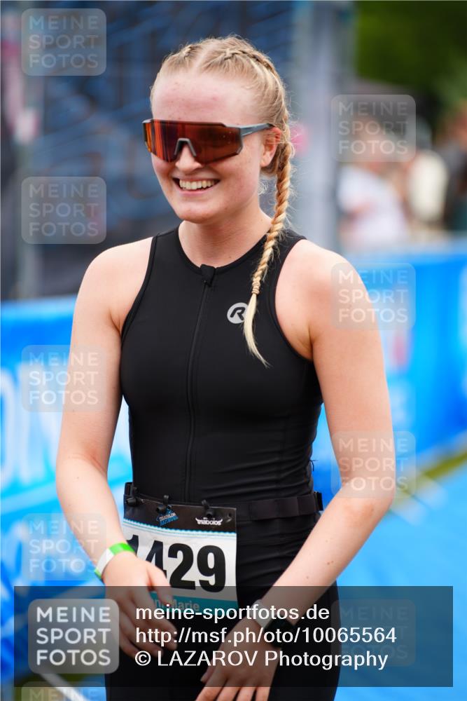 30.08.2026 - Elbe Triathlon Hamburg LAZAROV Photography http://msf.ph/oto/10065564 30.08.2026 12:14:25 Ziel 1429 meine-sportfotos.de