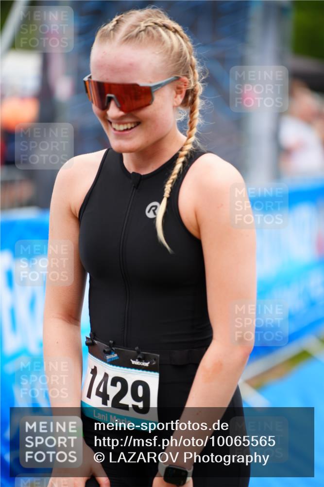 30.08.2026 - Elbe Triathlon Hamburg LAZAROV Photography http://msf.ph/oto/10065565 30.08.2026 12:14:25 Ziel 1429 meine-sportfotos.de