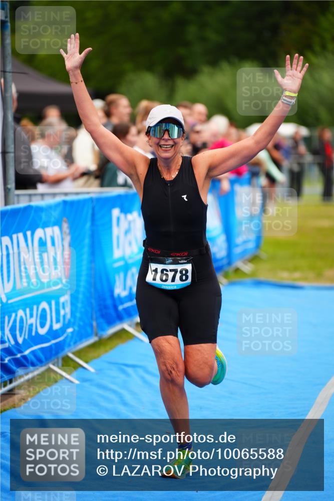 30.08.2026 - Elbe Triathlon Hamburg LAZAROV Photography http://msf.ph/oto/10065588 30.08.2026 12:14:39 Ziel 1469, 1485, 1502, 1678 meine-sportfotos.de
