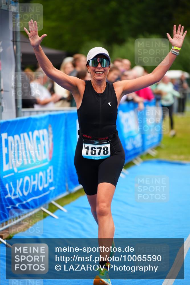 30.08.2026 - Elbe Triathlon Hamburg LAZAROV Photography http://msf.ph/oto/10065590 30.08.2026 12:14:39 Ziel 1469, 1485, 1502, 1678 meine-sportfotos.de
