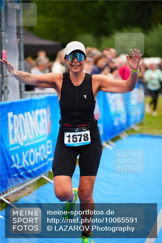 30.08.2026 - Elbe Triathlon Hamburg LAZAROV Photography http://msf.ph/oto/10065591 30.08.2026 12:14:39 Ziel 1469, 1485, 1502, 1678 meine-sportfotos.de
