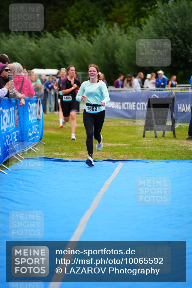 30.08.2026 - Elbe Triathlon Hamburg LAZAROV Photography http://msf.ph/oto/10065592 30.08.2026 12:14:42 Ziel 1485, 1502, 1629, 1678 meine-sportfotos.de