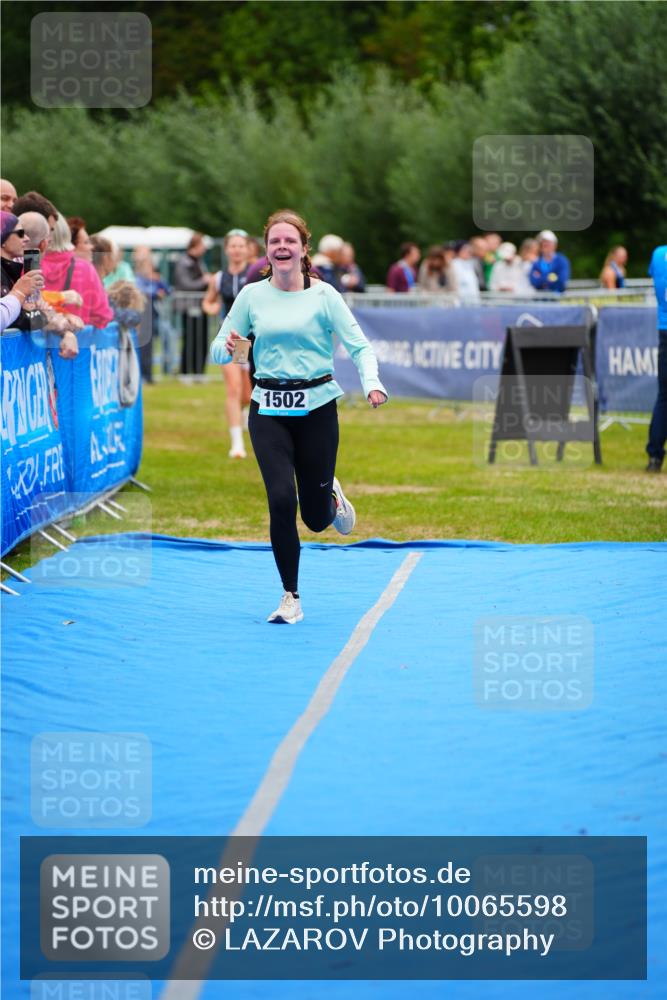 30.08.2026 - Elbe Triathlon Hamburg LAZAROV Photography http://msf.ph/oto/10065598 30.08.2026 12:14:43 Ziel 1485, 1502, 1629 meine-sportfotos.de