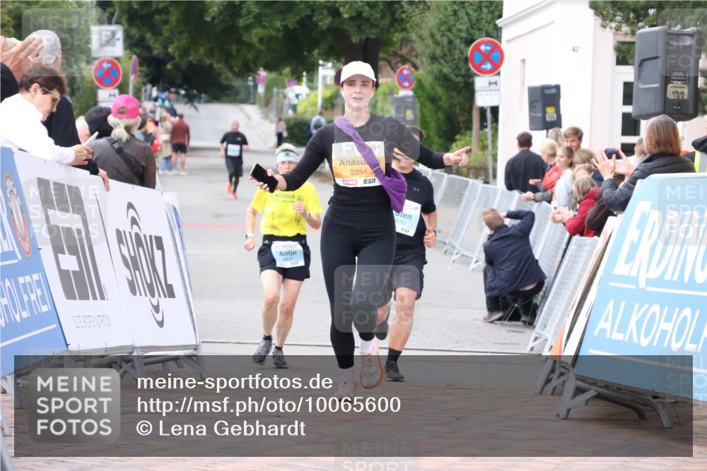 30.08.2026 - Blankeneser Heldenlauf Lena Gebhardt http://msf.ph/oto/10065600 30.08.2026 12:52:49 Ziel 2254, 4392 meine-sportfotos.de