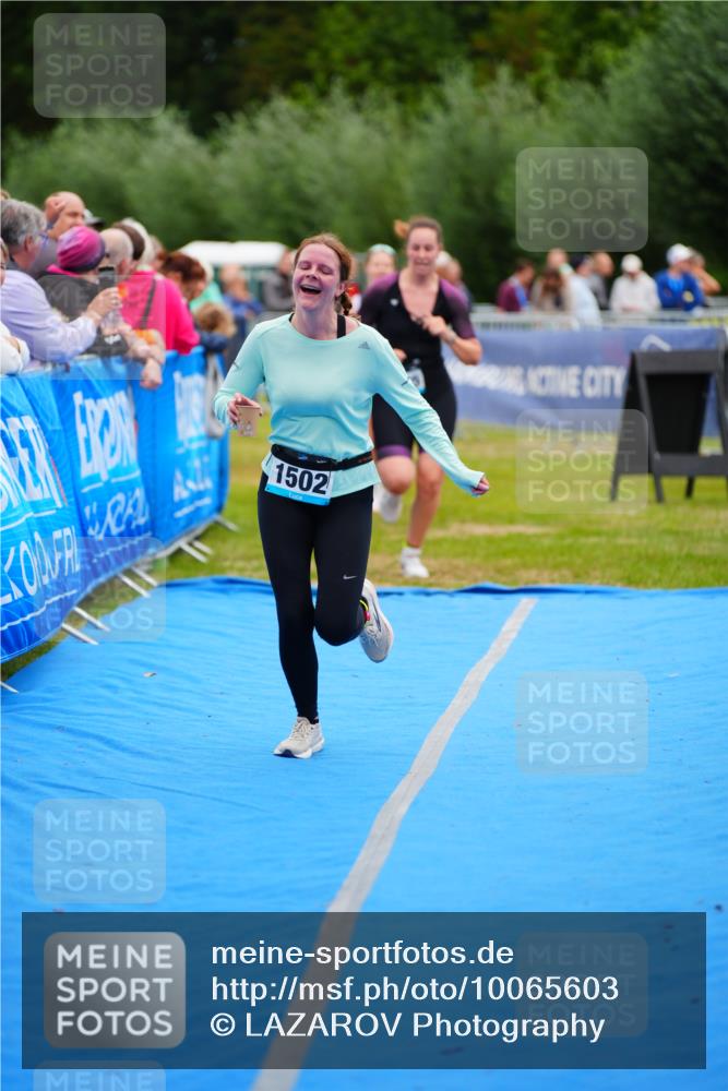 30.08.2026 - Elbe Triathlon Hamburg LAZAROV Photography http://msf.ph/oto/10065603 30.08.2026 12:14:44 Ziel 1485, 1502, 1629 meine-sportfotos.de