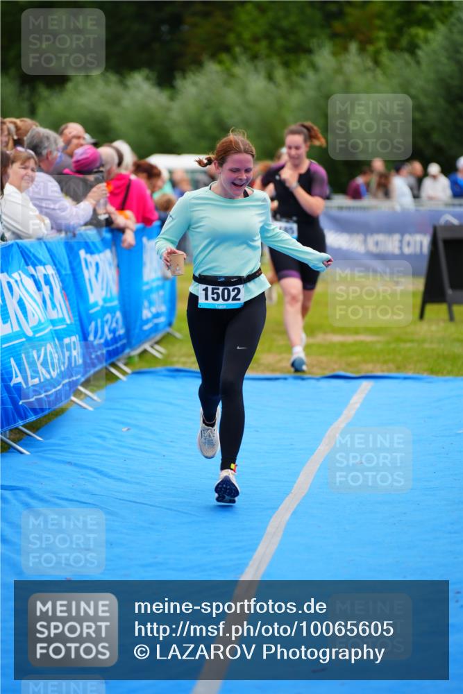 30.08.2026 - Elbe Triathlon Hamburg LAZAROV Photography http://msf.ph/oto/10065605 30.08.2026 12:14:44 Ziel 1485, 1502, 1629 meine-sportfotos.de