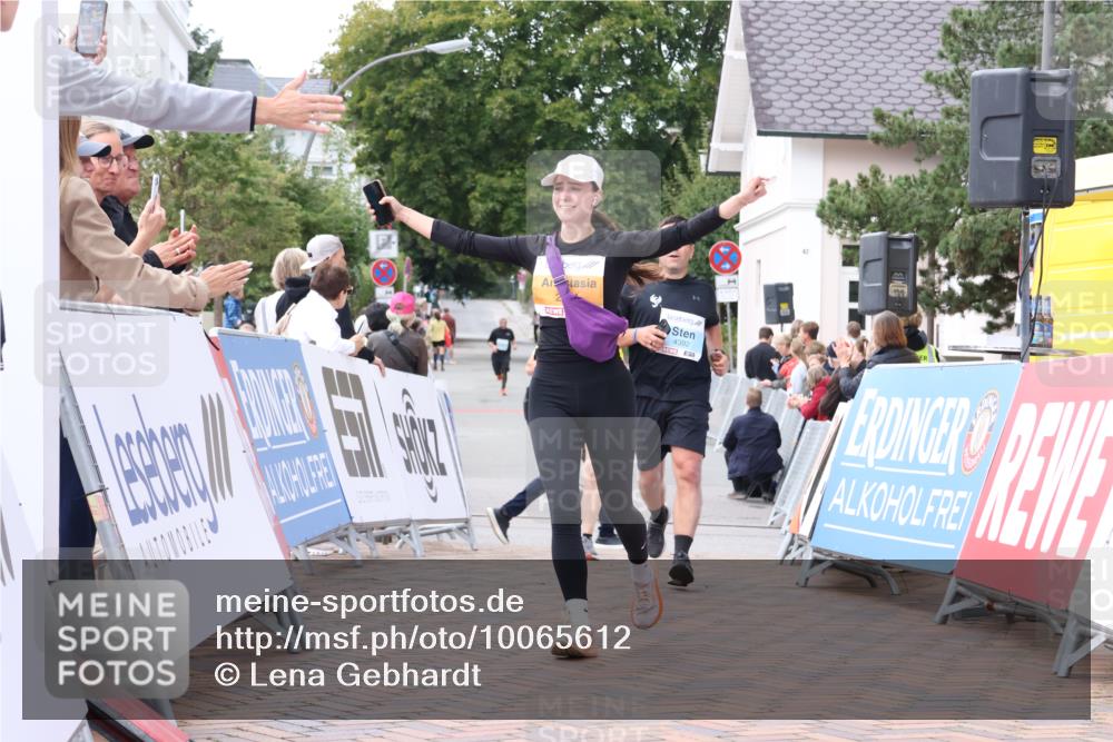 30.08.2026 - Blankeneser Heldenlauf Lena Gebhardt http://msf.ph/oto/10065612 30.08.2026 12:52:51 Ziel 2254, 4392, 4404 meine-sportfotos.de