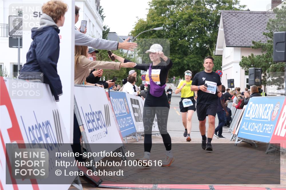 30.08.2026 - Blankeneser Heldenlauf Lena Gebhardt http://msf.ph/oto/10065616 30.08.2026 12:52:52 Ziel 2254, 4392, 4404 meine-sportfotos.de