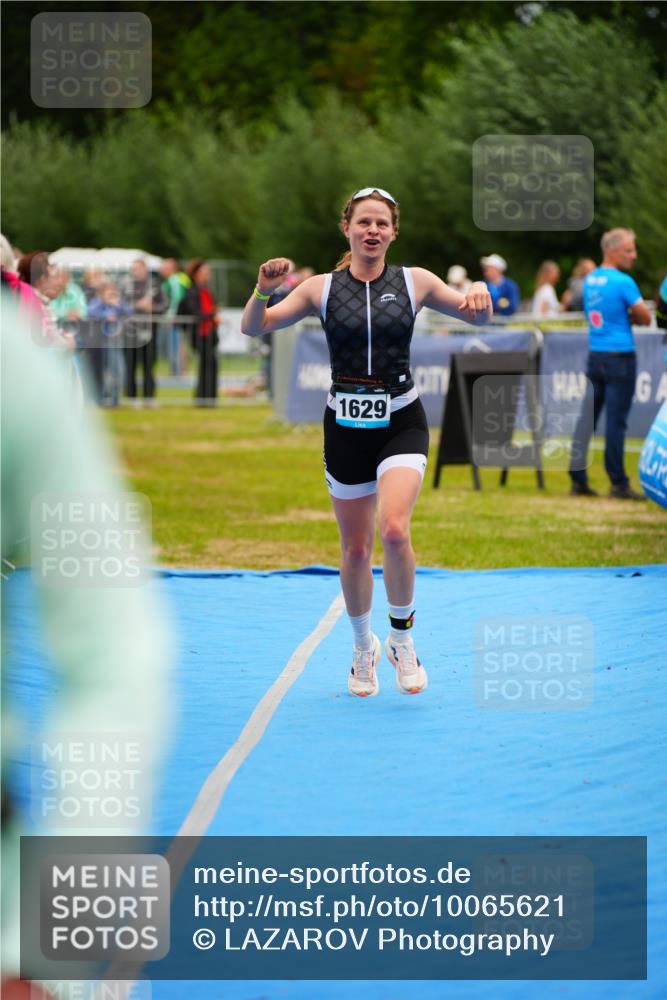 30.08.2026 - Elbe Triathlon Hamburg LAZAROV Photography http://msf.ph/oto/10065621 30.08.2026 12:14:48 Ziel 1485, 1502, 1629 meine-sportfotos.de
