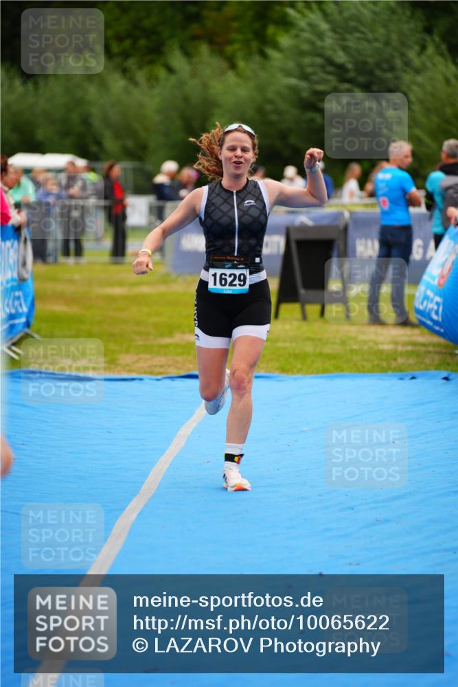 30.08.2026 - Elbe Triathlon Hamburg LAZAROV Photography http://msf.ph/oto/10065622 30.08.2026 12:14:48 Ziel 1485, 1502, 1629 meine-sportfotos.de