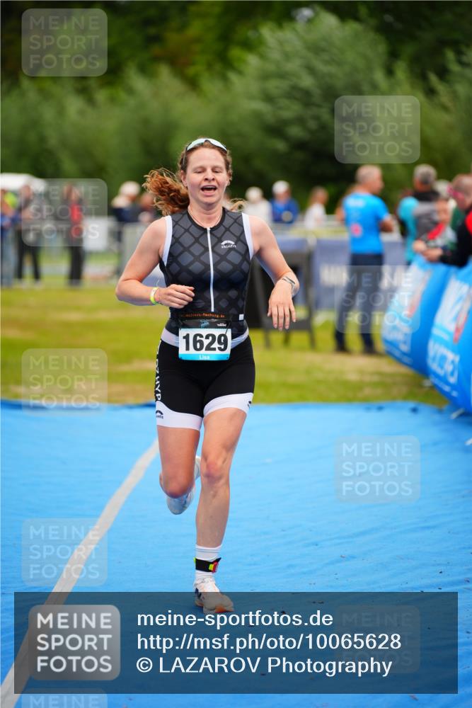 30.08.2026 - Elbe Triathlon Hamburg LAZAROV Photography http://msf.ph/oto/10065628 30.08.2026 12:14:49 Ziel 1485, 1502, 1629 meine-sportfotos.de