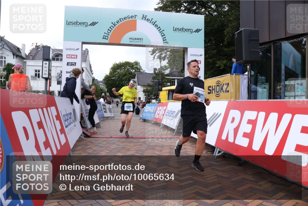 30.08.2026 - Blankeneser Heldenlauf Lena Gebhardt http://msf.ph/oto/10065634 30.08.2026 12:52:55 Ziel 2254, 4392, 4404 meine-sportfotos.de