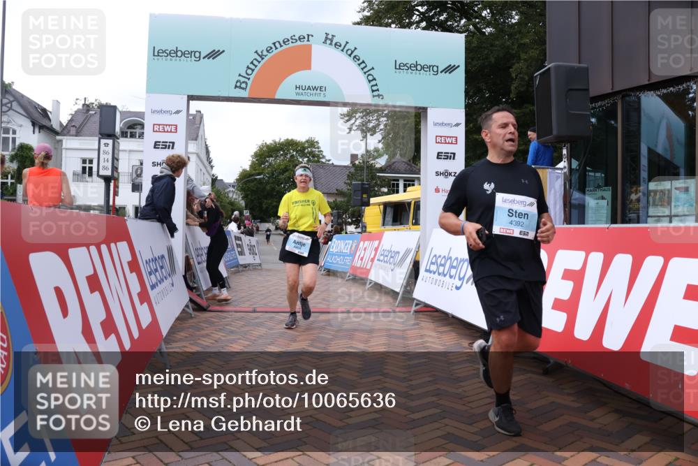 30.08.2026 - Blankeneser Heldenlauf Lena Gebhardt http://msf.ph/oto/10065636 30.08.2026 12:52:55 Ziel 2254, 4392, 4404 meine-sportfotos.de