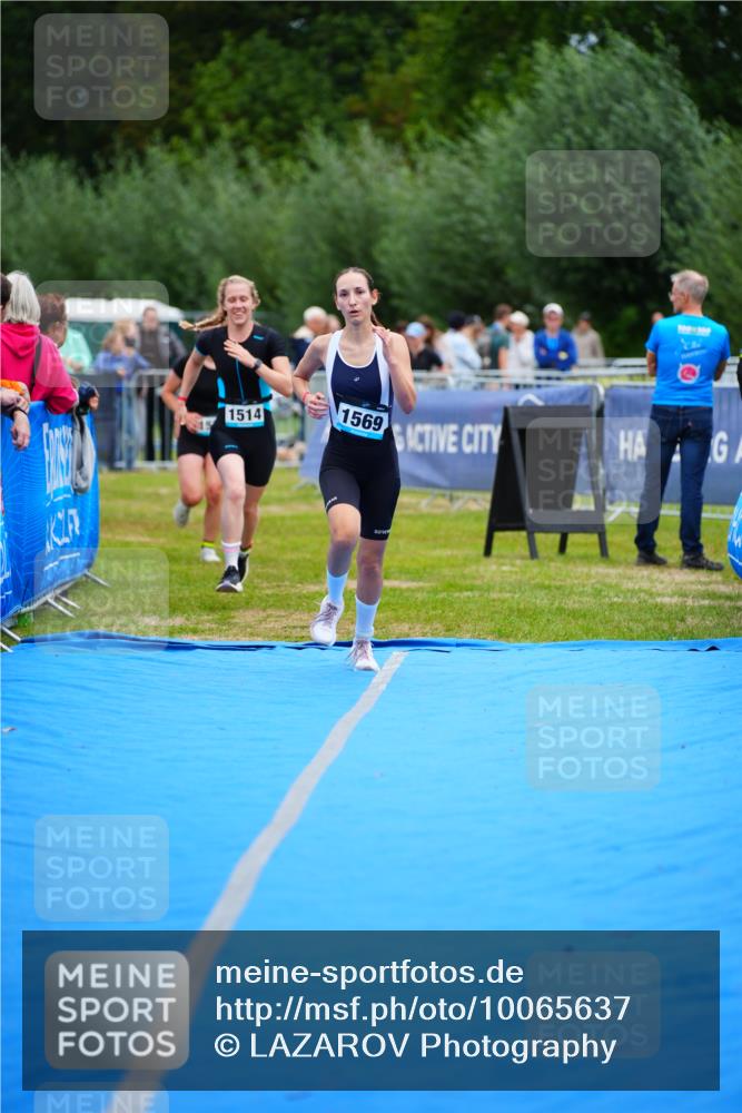 30.08.2026 - Elbe Triathlon Hamburg LAZAROV Photography http://msf.ph/oto/10065637 30.08.2026 12:15:06 Ziel 1514, 1535, 1569 meine-sportfotos.de