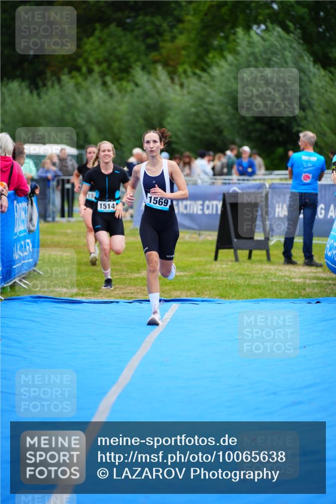 30.08.2026 - Elbe Triathlon Hamburg LAZAROV Photography http://msf.ph/oto/10065638 30.08.2026 12:15:06 Ziel 1514, 1535, 1569 meine-sportfotos.de