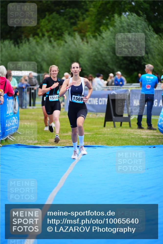 30.08.2026 - Elbe Triathlon Hamburg LAZAROV Photography http://msf.ph/oto/10065640 30.08.2026 12:15:06 Ziel 1514, 1535, 1569 meine-sportfotos.de