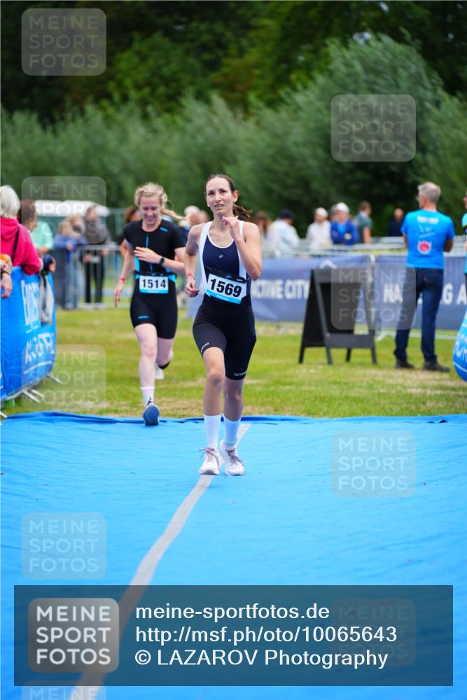 30.08.2026 - Elbe Triathlon Hamburg LAZAROV Photography http://msf.ph/oto/10065643 30.08.2026 12:15:07 Ziel 1512, 1514, 1535, 1569 meine-sportfotos.de