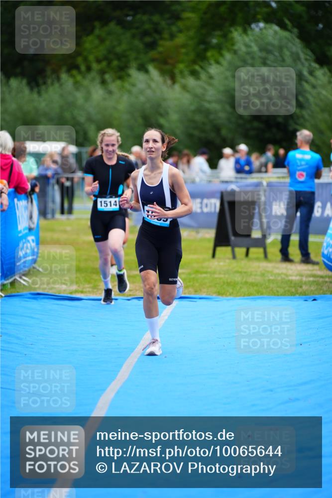 30.08.2026 - Elbe Triathlon Hamburg LAZAROV Photography http://msf.ph/oto/10065644 30.08.2026 12:15:07 Ziel 1512, 1514, 1535, 1569 meine-sportfotos.de