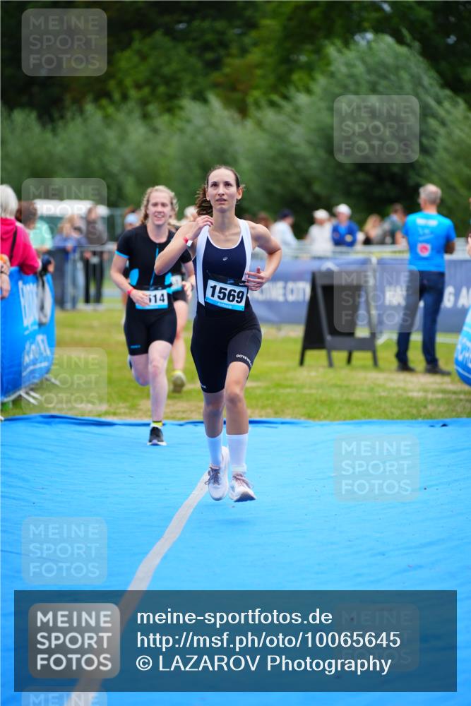 30.08.2026 - Elbe Triathlon Hamburg LAZAROV Photography http://msf.ph/oto/10065645 30.08.2026 12:15:07 Ziel 1512, 1514, 1535, 1569 meine-sportfotos.de