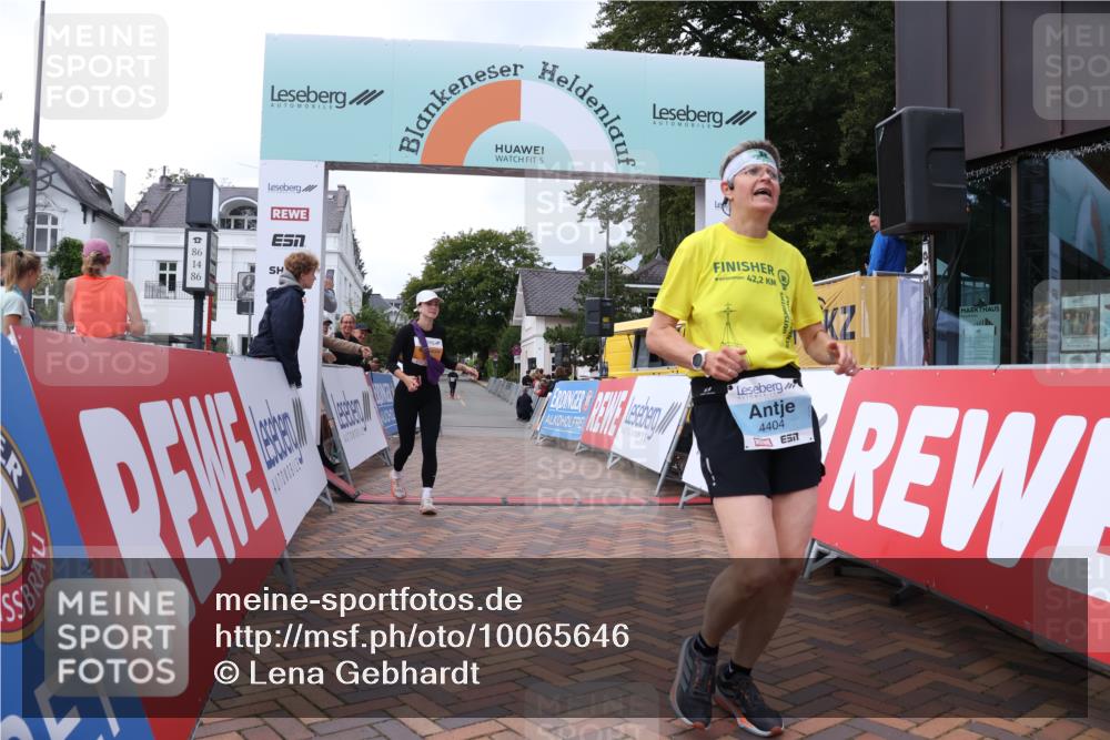 30.08.2026 - Blankeneser Heldenlauf Lena Gebhardt http://msf.ph/oto/10065646 30.08.2026 12:52:56 Ziel 2254, 4392, 4404 meine-sportfotos.de