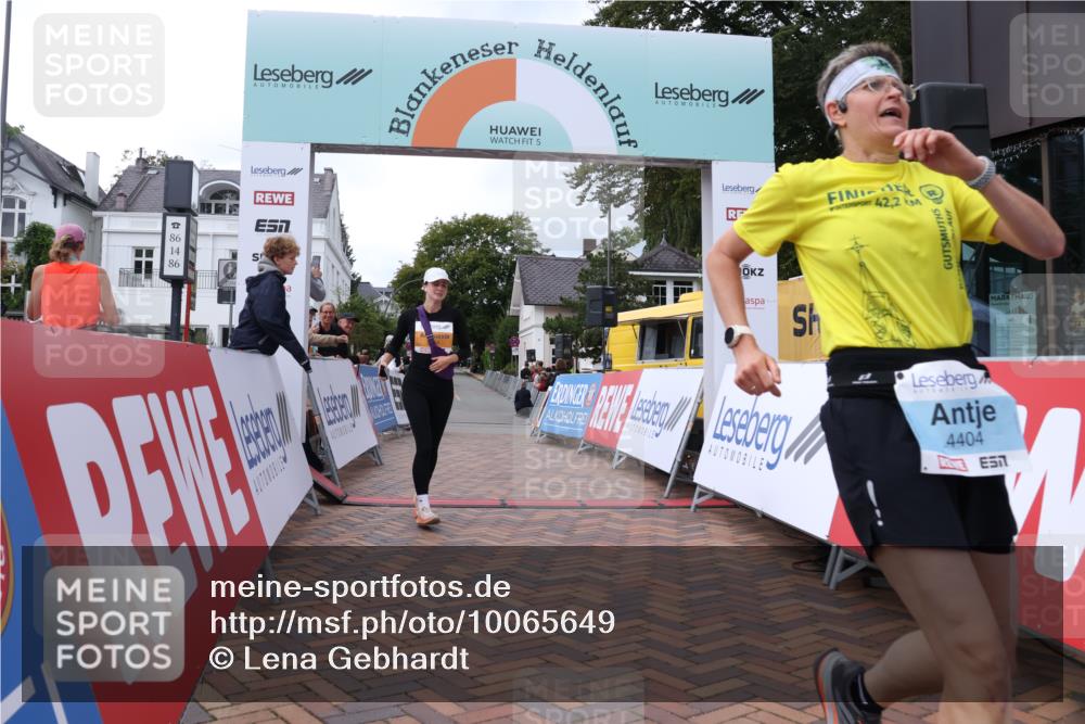 30.08.2026 - Blankeneser Heldenlauf Lena Gebhardt http://msf.ph/oto/10065649 30.08.2026 12:52:57 Ziel 2254, 4392, 4404 meine-sportfotos.de