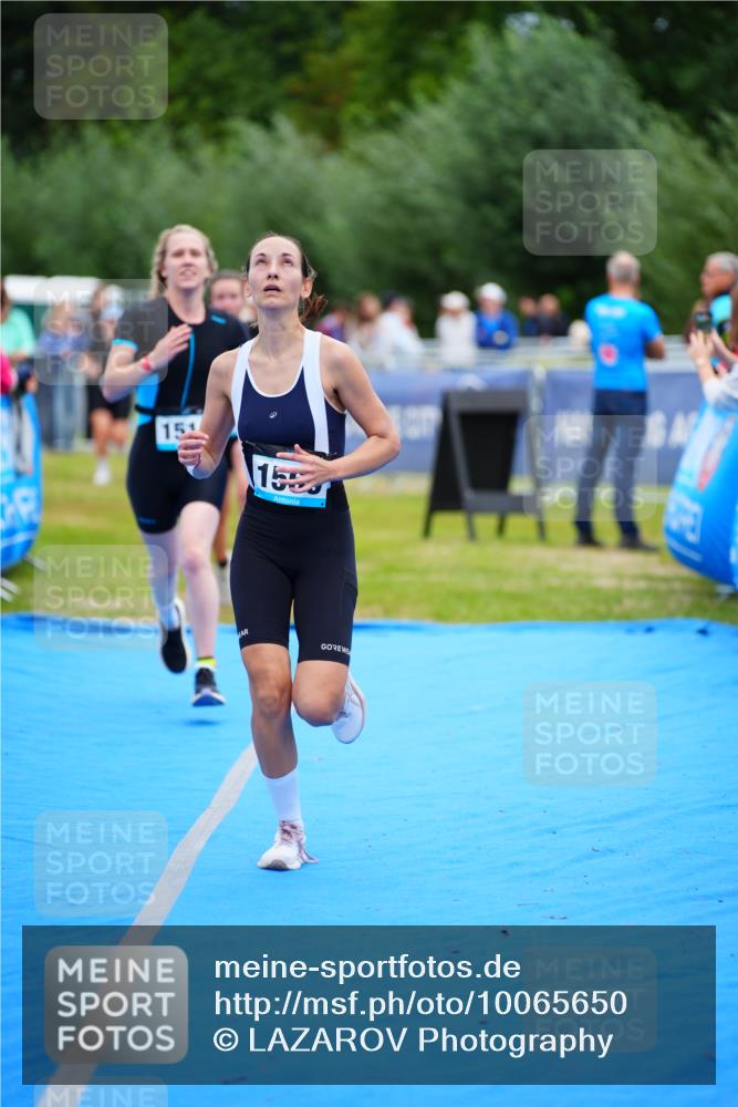 30.08.2026 - Elbe Triathlon Hamburg LAZAROV Photography http://msf.ph/oto/10065650 30.08.2026 12:15:08 Ziel 1512, 1514, 1535, 1569 meine-sportfotos.de