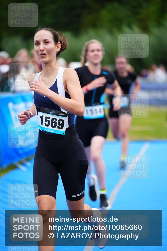 30.08.2026 - Elbe Triathlon Hamburg LAZAROV Photography http://msf.ph/oto/10065660 30.08.2026 12:15:09 Ziel 1512, 1514, 1535, 1569 meine-sportfotos.de