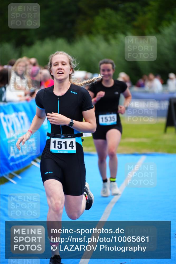 30.08.2026 - Elbe Triathlon Hamburg LAZAROV Photography http://msf.ph/oto/10065661 30.08.2026 12:15:09 Ziel 1512, 1514, 1535, 1569 meine-sportfotos.de