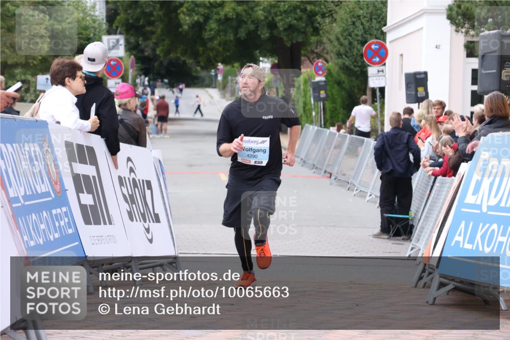 30.08.2026 - Blankeneser Heldenlauf Lena Gebhardt http://msf.ph/oto/10065663 30.08.2026 12:53:06 Ziel 4290 meine-sportfotos.de