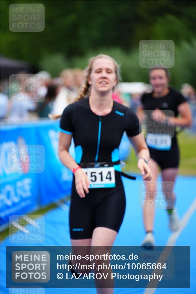 30.08.2026 - Elbe Triathlon Hamburg LAZAROV Photography http://msf.ph/oto/10065664 30.08.2026 12:15:10 Ziel 1512, 1514, 1535, 1569 meine-sportfotos.de