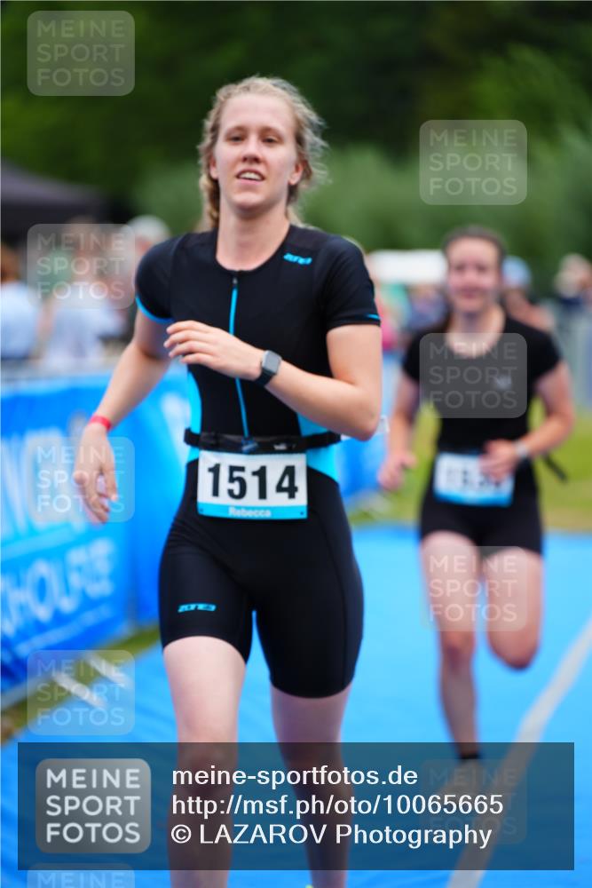 30.08.2026 - Elbe Triathlon Hamburg LAZAROV Photography http://msf.ph/oto/10065665 30.08.2026 12:15:10 Ziel 1512, 1514, 1535, 1569 meine-sportfotos.de