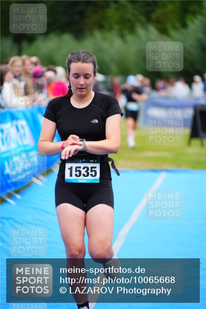 30.08.2026 - Elbe Triathlon Hamburg LAZAROV Photography http://msf.ph/oto/10065668 30.08.2026 12:15:11 Ziel 1512, 1514, 1535, 1569 meine-sportfotos.de