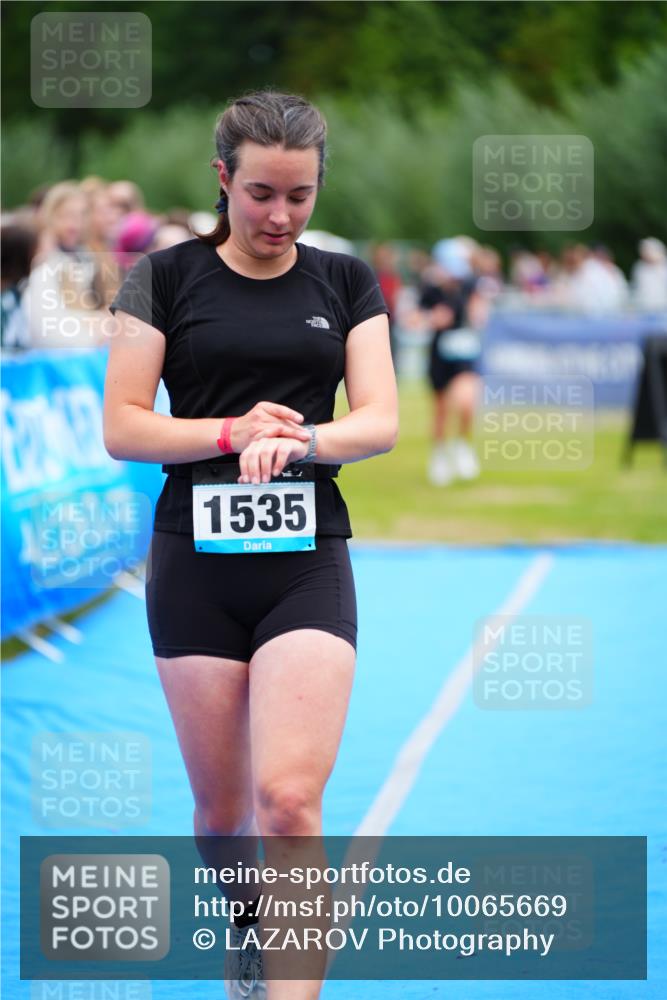 30.08.2026 - Elbe Triathlon Hamburg LAZAROV Photography http://msf.ph/oto/10065669 30.08.2026 12:15:11 Ziel 1512, 1514, 1535, 1569 meine-sportfotos.de
