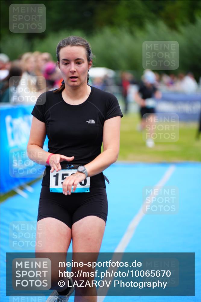 30.08.2026 - Elbe Triathlon Hamburg LAZAROV Photography http://msf.ph/oto/10065670 30.08.2026 12:15:11 Ziel 1512, 1514, 1535, 1569 meine-sportfotos.de