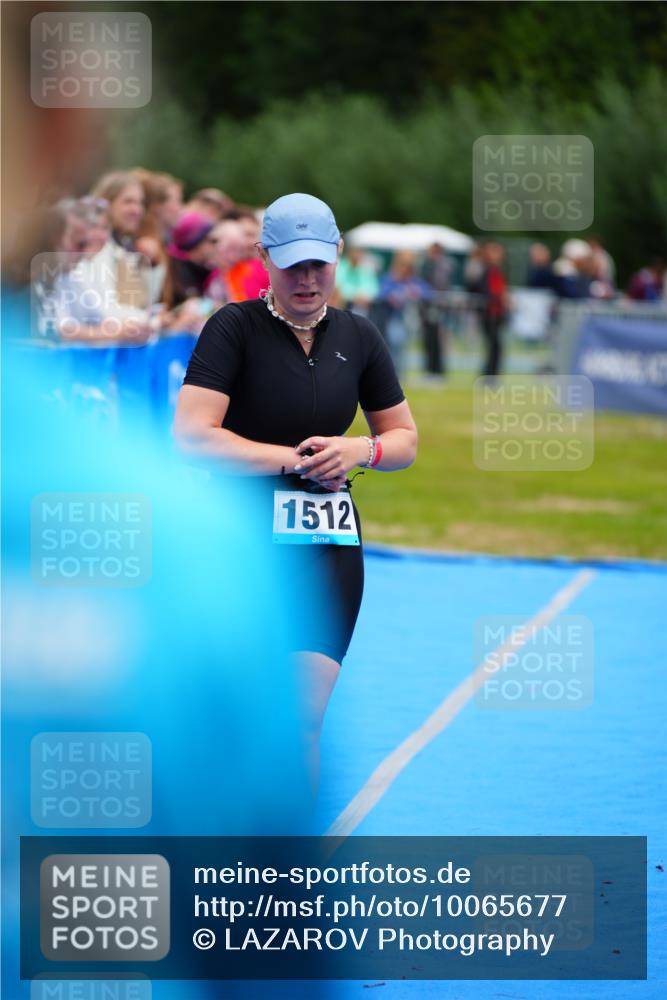 30.08.2026 - Elbe Triathlon Hamburg LAZAROV Photography http://msf.ph/oto/10065677 30.08.2026 12:15:16 Ziel 1512 meine-sportfotos.de