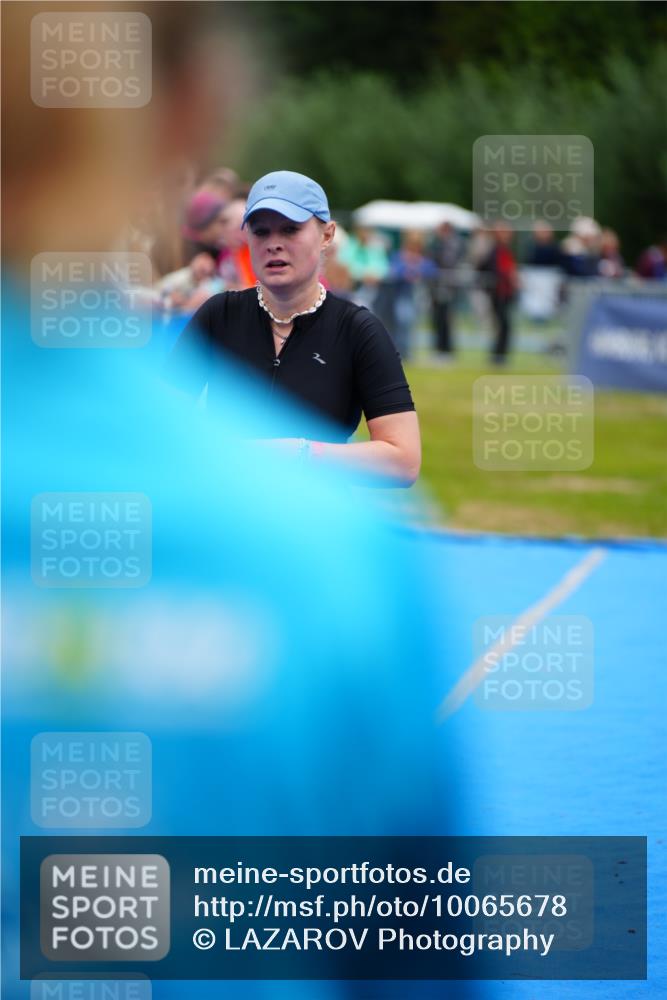 30.08.2026 - Elbe Triathlon Hamburg LAZAROV Photography http://msf.ph/oto/10065678 30.08.2026 12:15:16 Ziel 1512 meine-sportfotos.de