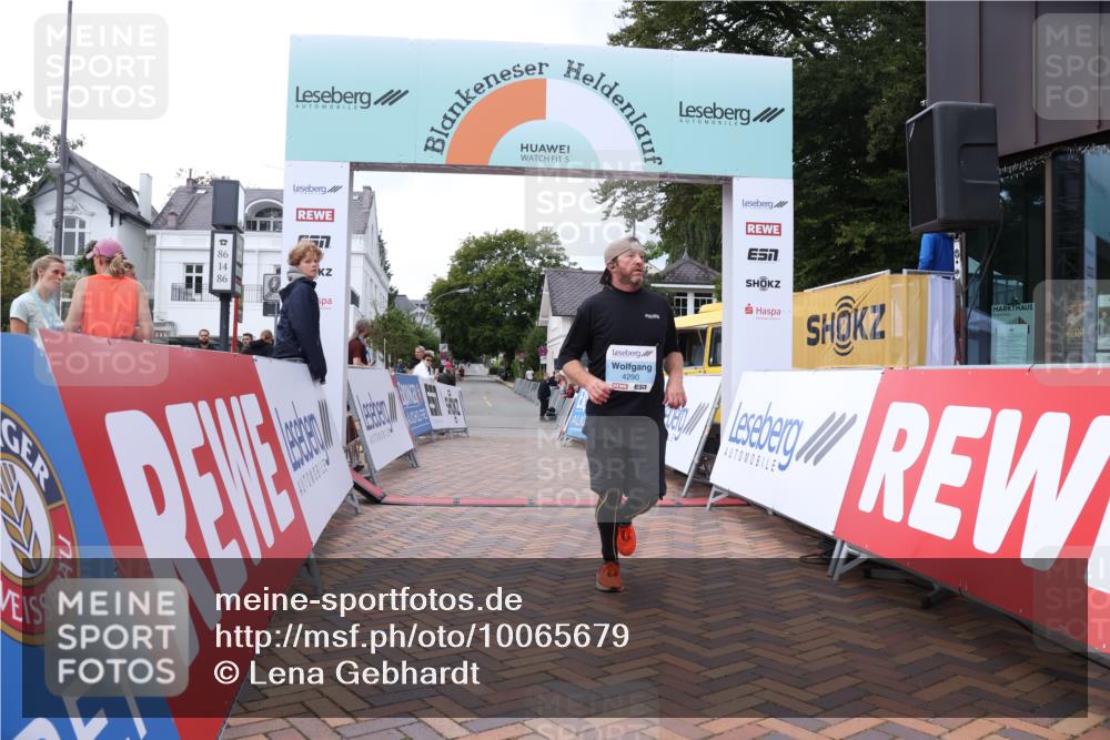 30.08.2026 - Blankeneser Heldenlauf Lena Gebhardt http://msf.ph/oto/10065679 30.08.2026 12:53:10 Ziel 4290 meine-sportfotos.de