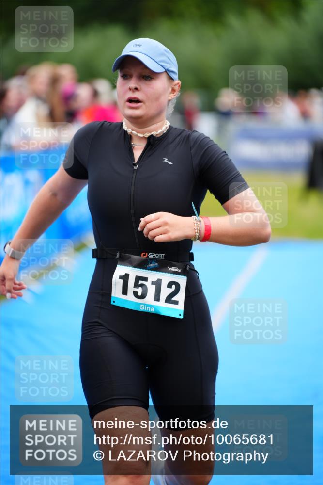30.08.2026 - Elbe Triathlon Hamburg LAZAROV Photography http://msf.ph/oto/10065681 30.08.2026 12:15:17 Ziel 1512 meine-sportfotos.de