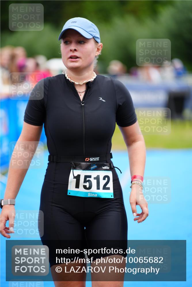 30.08.2026 - Elbe Triathlon Hamburg LAZAROV Photography http://msf.ph/oto/10065682 30.08.2026 12:15:17 Ziel 1512 meine-sportfotos.de