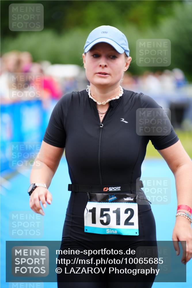 30.08.2026 - Elbe Triathlon Hamburg LAZAROV Photography http://msf.ph/oto/10065685 30.08.2026 12:15:18 Ziel 1512 meine-sportfotos.de