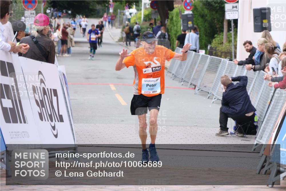 30.08.2026 - Blankeneser Heldenlauf Lena Gebhardt http://msf.ph/oto/10065689 30.08.2026 12:54:10 Ziel  meine-sportfotos.de