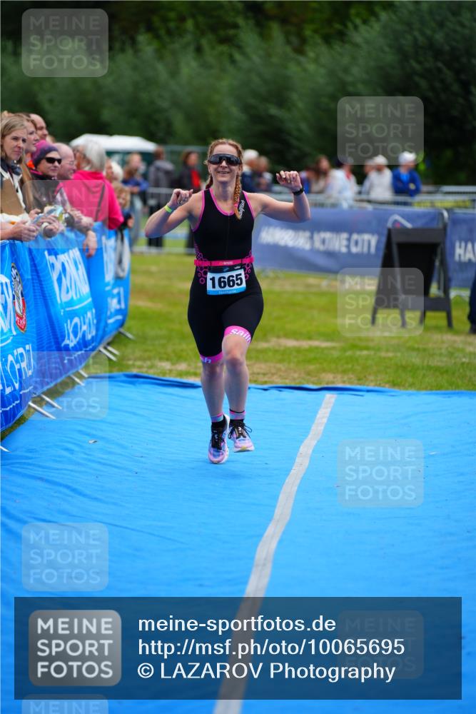 30.08.2026 - Elbe Triathlon Hamburg LAZAROV Photography http://msf.ph/oto/10065695 30.08.2026 12:15:26 Ziel 1665 meine-sportfotos.de