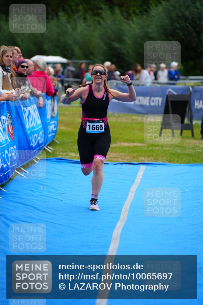 30.08.2026 - Elbe Triathlon Hamburg LAZAROV Photography http://msf.ph/oto/10065697 30.08.2026 12:15:26 Ziel 1665 meine-sportfotos.de