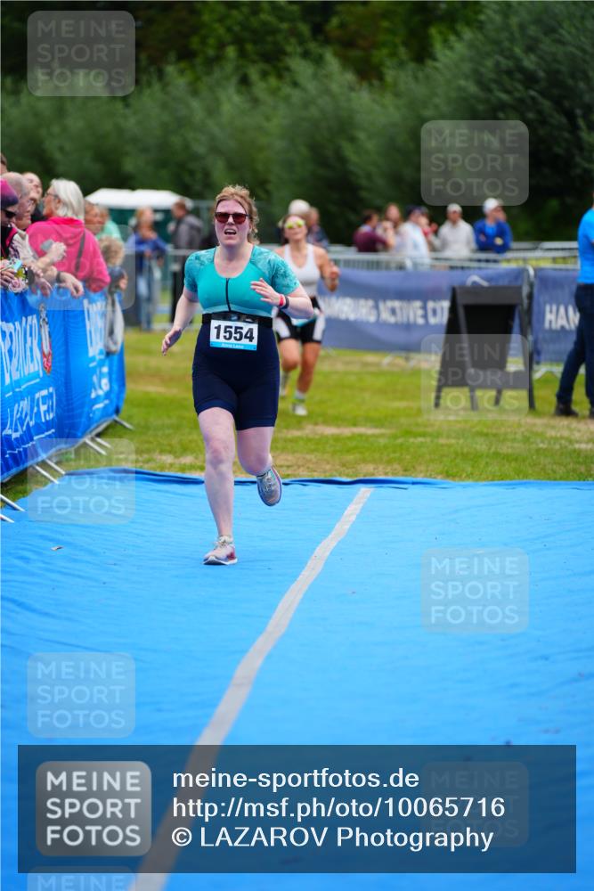 30.08.2026 - Elbe Triathlon Hamburg LAZAROV Photography http://msf.ph/oto/10065716 30.08.2026 12:15:35 Ziel 1498, 1554 meine-sportfotos.de