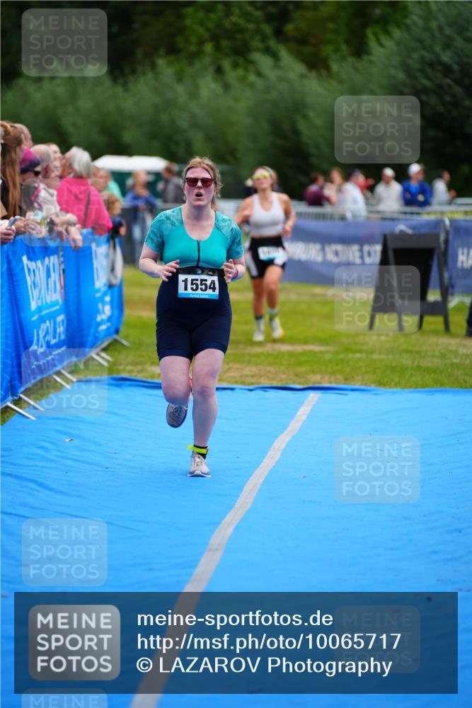 30.08.2026 - Elbe Triathlon Hamburg LAZAROV Photography http://msf.ph/oto/10065717 30.08.2026 12:15:35 Ziel 1498, 1554 meine-sportfotos.de