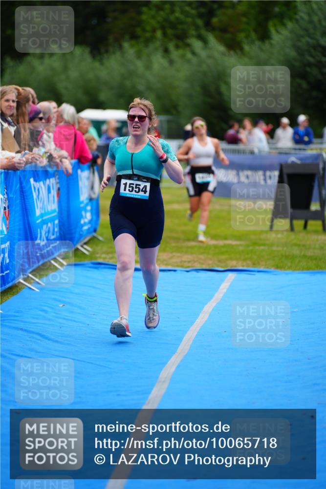 30.08.2026 - Elbe Triathlon Hamburg LAZAROV Photography http://msf.ph/oto/10065718 30.08.2026 12:15:36 Ziel 1498, 1554 meine-sportfotos.de