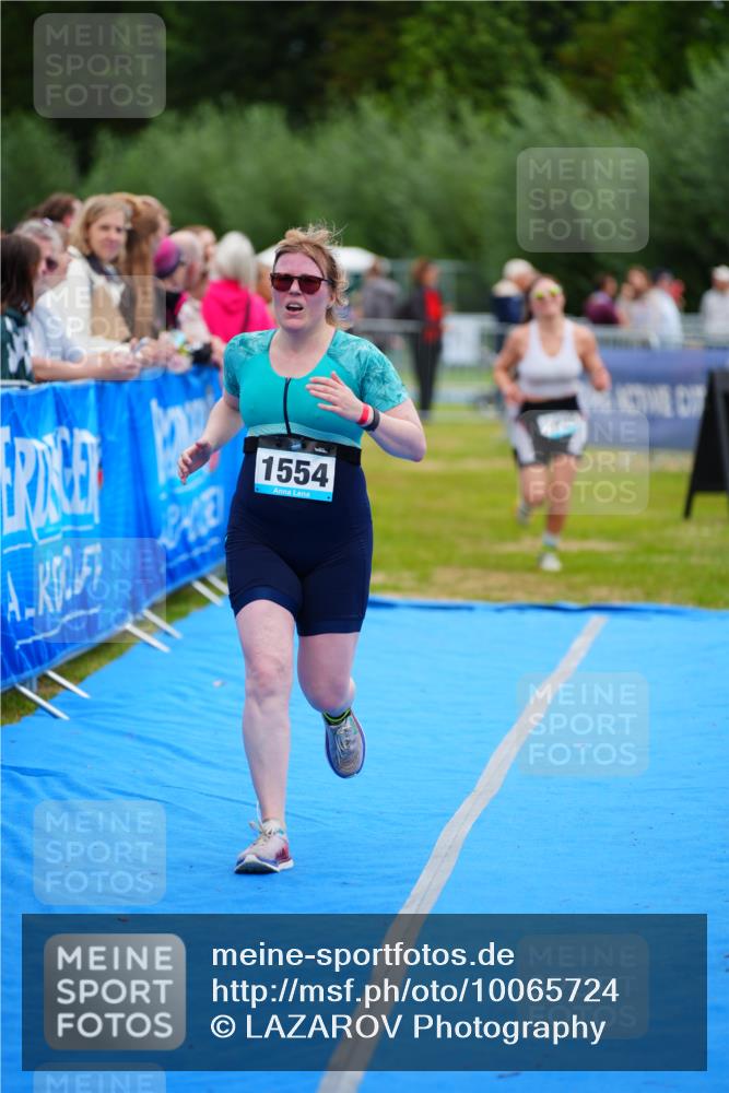 30.08.2026 - Elbe Triathlon Hamburg LAZAROV Photography http://msf.ph/oto/10065724 30.08.2026 12:15:36 Ziel 1498, 1554 meine-sportfotos.de