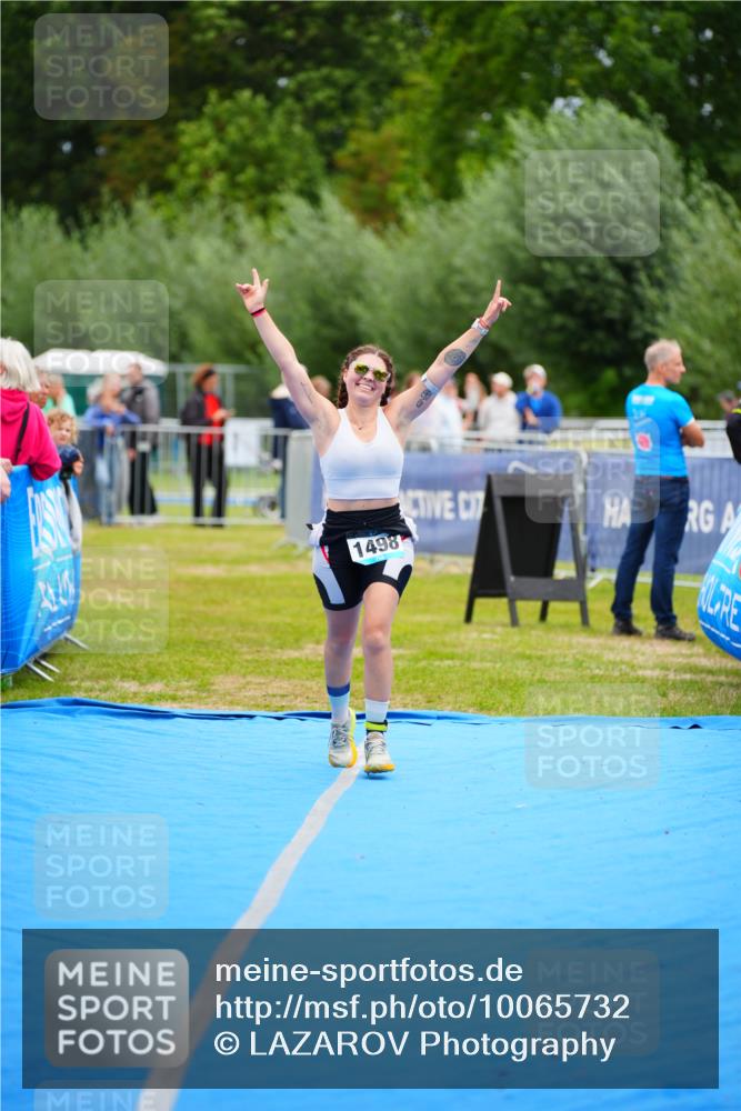 30.08.2026 - Elbe Triathlon Hamburg LAZAROV Photography http://msf.ph/oto/10065732 30.08.2026 12:15:38 Ziel 1498, 1554 meine-sportfotos.de