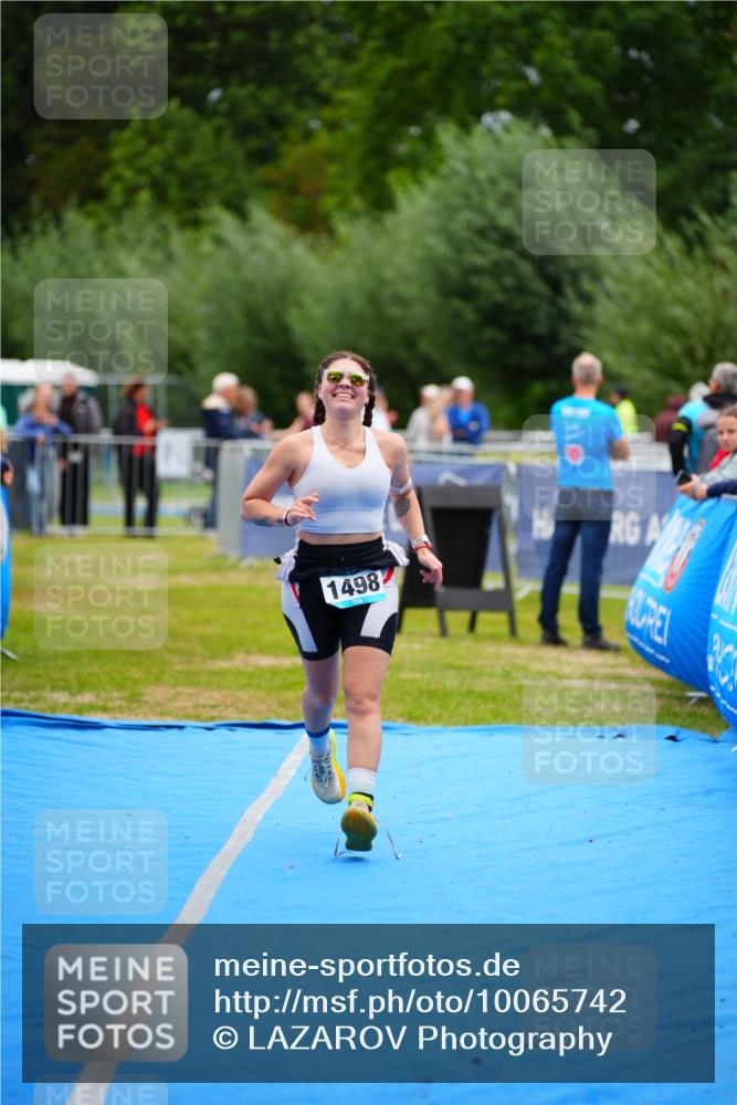 30.08.2026 - Elbe Triathlon Hamburg LAZAROV Photography http://msf.ph/oto/10065742 30.08.2026 12:15:39 Ziel 1498, 1554 meine-sportfotos.de